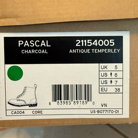 Dr Martens Boots - Picture 7 of 7